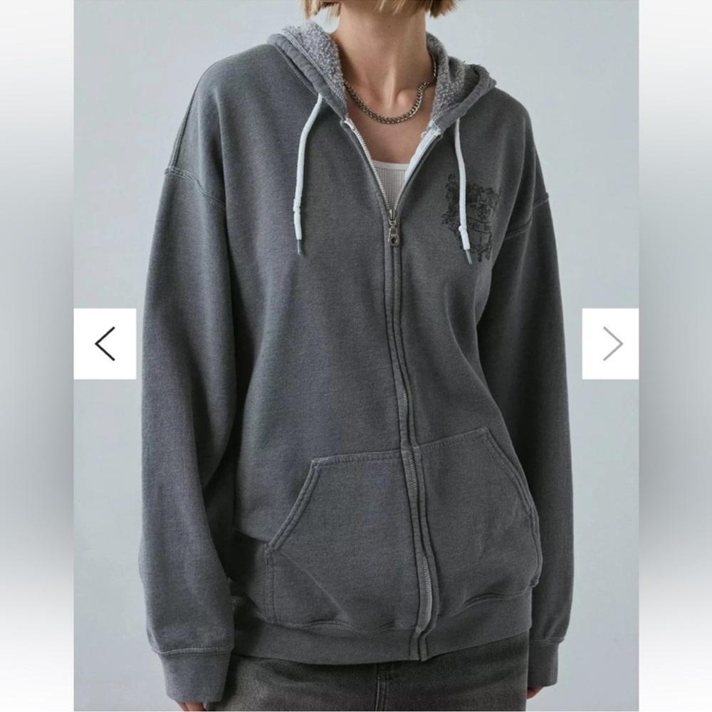 Gray Hoodie with Angel Wings Design - Picture 4 of 5